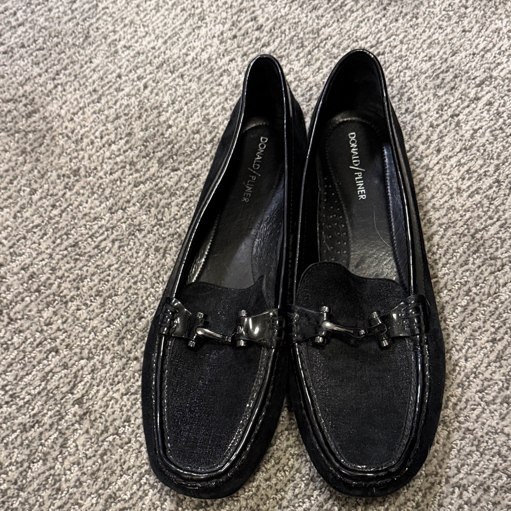 Donald J. Pliner Elegant Black Loafers